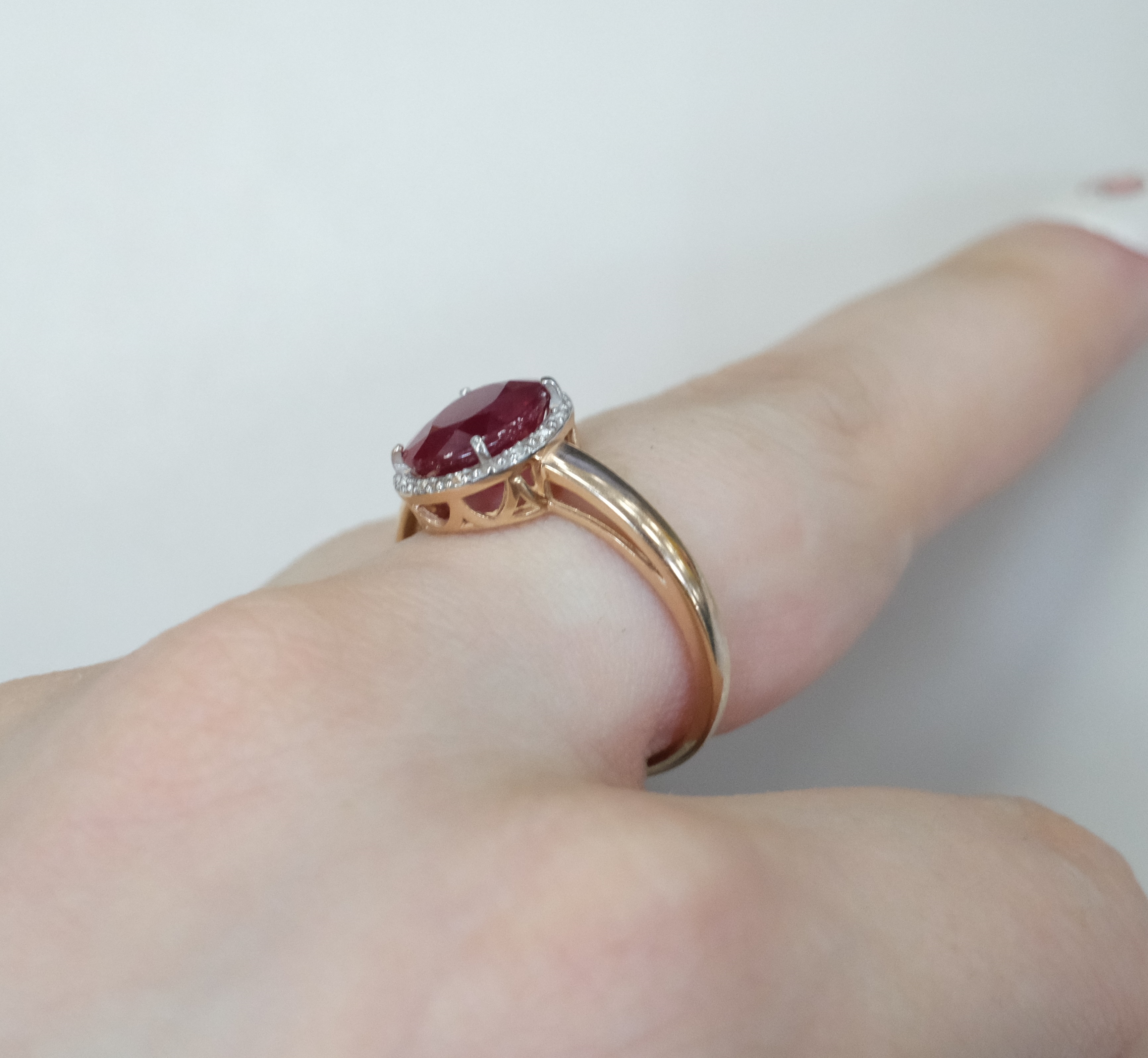 Серебряное кольцо с рубином